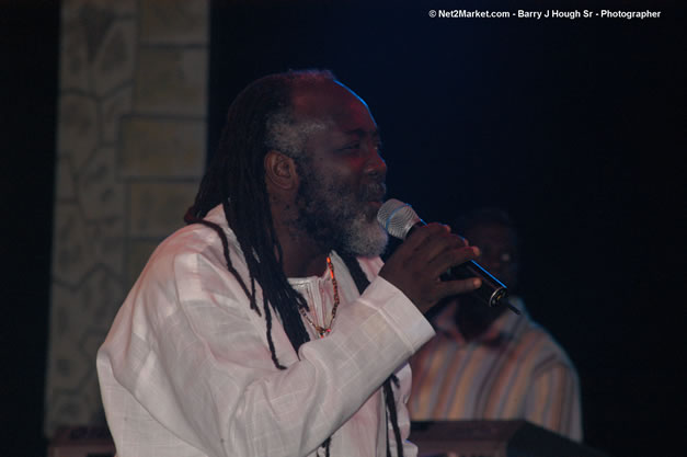 Freddy McGregor @ The Aqueduct on Rose Hall - Friday, January 26, 2007 - 10th Anniversary - Air Jamaica Jazz & Blues Festival 2007 - The Art of Music - Tuesday, January 23 - Saturday, January 27, 2007, The Aqueduct on Rose Hall, Montego Bay, Jamaica - Negril Travel Guide, Negril Jamaica WI - http://www.negriltravelguide.com - info@negriltravelguide.com...!