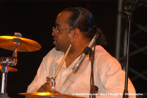 Pieces of a Dream - Air Jamaica Jazz & Blues Festival 2007 - The Art of Music -  Thursday, January 25th - 10th Anniversary - Air Jamaica Jazz & Blues Festival 2007 - The Art of Music - Tuesday, January 23 - Saturday, January 27, 2007, The Aqueduct on Rose Hall, Montego Bay, Jamaica - Negril Travel Guide, Negril Jamaica WI - http://www.negriltravelguide.com - info@negriltravelguide.com...!