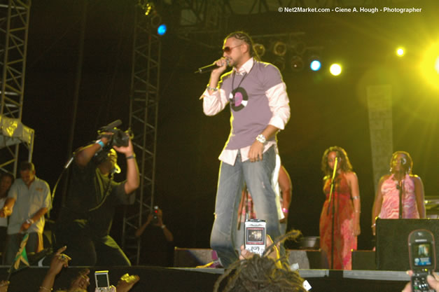 Sean Paul @ The Aqueduct on Rose Hall - Friday, January 26, 2007 - 10th Anniversary - Air Jamaica Jazz & Blues Festival 2007 - The Art of Music - Tuesday, January 23 - Saturday, January 27, 2007, The Aqueduct on Rose Hall, Montego Bay, Jamaica - Negril Travel Guide, Negril Jamaica WI - http://www.negriltravelguide.com - info@negriltravelguide.com...!