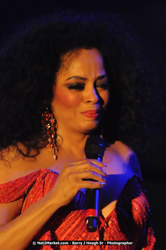 Diana Ross at the Air Jamaica Jazz and Blues Festival 2008 The Art of Music - Saturday, January 26, 2008 - Air Jamaica Jazz & Blues 2008 The Art of Music venue at the Aqaueduct on Rose Hall Resort & Counrty Club, Montego Bay, St. James, Jamaica W.I. - Thursday, January 24 - Saturday, January 26, 2008 - Photographs by Net2Market.com - Claudine Housen & Barry J. Hough Sr, Photographers - Negril Travel Guide, Negril Jamaica WI - http://www.negriltravelguide.com - info@negriltravelguide.com...!