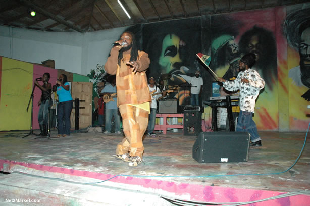 Reggae Superstar - Bush Man @ Bourbon Beach with Boddy Dread & Singing Honour - Presented by Our Music Promotions - Omar & Ama-Donna - Saturday, May 14, 2005 - Negril Travel Guide, Negril Jamaica WI - http://www.negriltravelguide.com - info@negriltravelguide.com...!