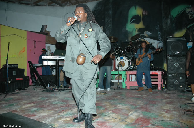 The Messenger, Reggae Super Star - Luciano - Gregory Isaacs - Bobby Dread - Swallow - backed by the Indika Band - Boubon Beach Restaurant, Beach Bar & Oceanfront Accommodations - Negril Travel Guide, Negril Jamaica WI - http://www.negriltravelguide.com - info@negriltravelguide.com...!