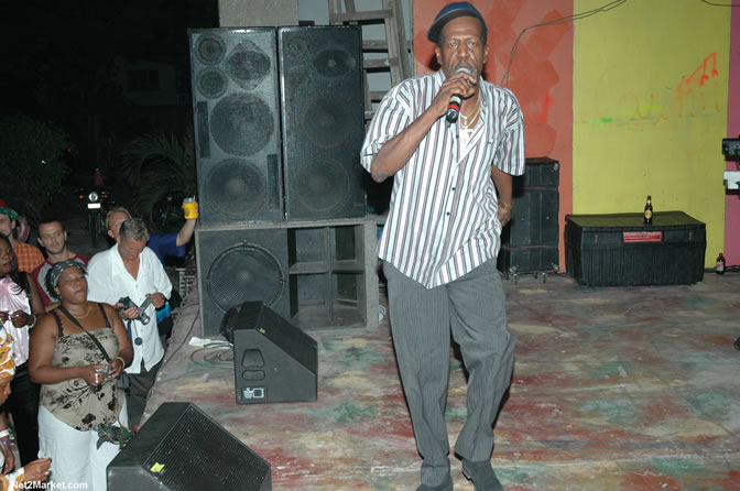 The Messenger, Reggae Super Star - Luciano - Gregory Isaacs - Bobby Dread - Swallow - backed by the Indika Band - Boubon Beach Restaurant, Beach Bar & Oceanfront Accommodations - Negril Travel Guide, Negril Jamaica WI - http://www.negriltravelguide.com - info@negriltravelguide.com...!