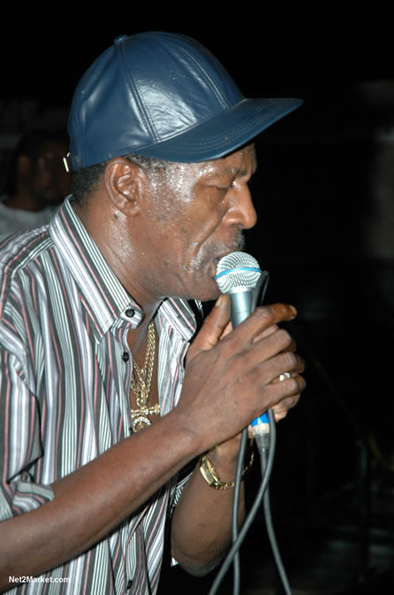 The Messenger, Reggae Super Star - Luciano - Gregory Isaacs - Bobby Dread - Swallow - backed by the Indika Band - Boubon Beach Restaurant, Beach Bar & Oceanfront Accommodations - Negril Travel Guide, Negril Jamaica WI - http://www.negriltravelguide.com - info@negriltravelguide.com...!