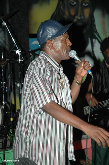 The Messenger, Reggae Super Star - Luciano - Gregory Isaacs - Bobby Dread - Swallow - backed by the Indika Band - Boubon Beach Restaurant, Beach Bar & Oceanfront Accommodations - Negril Travel Guide, Negril Jamaica WI - http://www.negriltravelguide.com - info@negriltravelguide.com...!