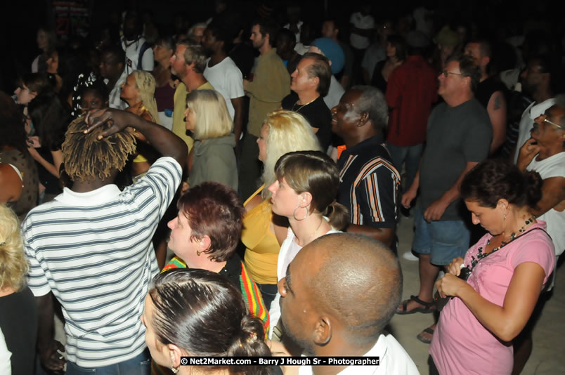 Bunny Wailer & King Yellowman at Bourbon Beach - Monday, February 25, 2008 - Bourbin Beach Restaurant, Bar, Oceanfront Accommodatioins, Live Reggae Music & Disco, Norman Manley Boulevard, Negril, Westmoreland, Jamaica W.I. - Photographs by Net2Market.com - Barry J. Hough Sr, Photographer - Negril Travel Guide, Negril Jamaica WI - http://www.negriltravelguide.com - info@negriltravelguide.com...!