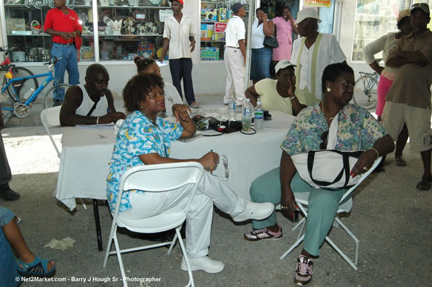 Free Clinic at Lucea Plaza, Caribbean Medical Mission, Wednesday, October 18, 2006 - Negril Travel Guide, Negril Jamaica WI - http://www.negriltravelguide.com - info@negriltravelguide.com...!