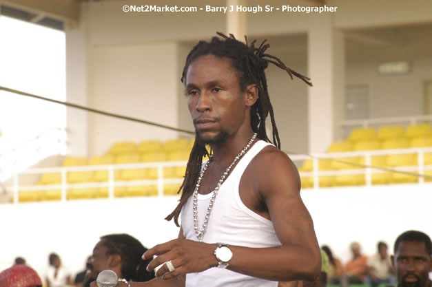 Jah Cure - Cure Fest 2007 - Longing For Concert at Trelawny Multi Purpose Stadium, Trelawny, Jamaica - Sunday, October 14, 2007 - Cure Fest 2007 October 12th-14th, 2007 Presented by Danger Promotions, Iyah Cure Promotions, and Brass Gate Promotions - Alison Young, Publicist - Photographs by Net2Market.com - Barry J. Hough Sr, Photographer - Negril Travel Guide, Negril Jamaica WI - http://www.negriltravelguide.com - info@negriltravelguide.com...!