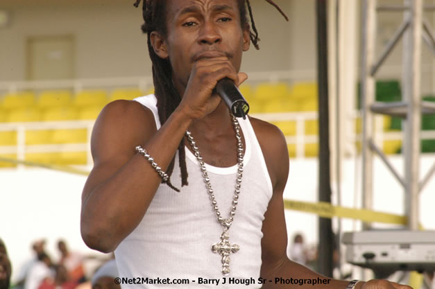 Jah Cure - Cure Fest 2007 - Longing For Concert at Trelawny Multi Purpose Stadium, Trelawny, Jamaica - Sunday, October 14, 2007 - Cure Fest 2007 October 12th-14th, 2007 Presented by Danger Promotions, Iyah Cure Promotions, and Brass Gate Promotions - Alison Young, Publicist - Photographs by Net2Market.com - Barry J. Hough Sr, Photographer - Negril Travel Guide, Negril Jamaica WI - http://www.negriltravelguide.com - info@negriltravelguide.com...!