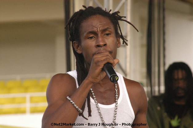 Jah Cure - Cure Fest 2007 - Longing For Concert at Trelawny Multi Purpose Stadium, Trelawny, Jamaica - Sunday, October 14, 2007 - Cure Fest 2007 October 12th-14th, 2007 Presented by Danger Promotions, Iyah Cure Promotions, and Brass Gate Promotions - Alison Young, Publicist - Photographs by Net2Market.com - Barry J. Hough Sr, Photographer - Negril Travel Guide, Negril Jamaica WI - http://www.negriltravelguide.com - info@negriltravelguide.com...!