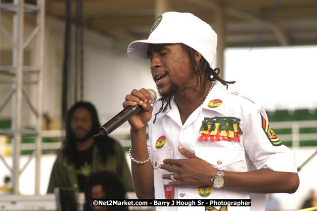 Jah Cure - Cure Fest 2007 - Longing For Concert at Trelawny Multi Purpose Stadium, Trelawny, Jamaica - Sunday, October 14, 2007 - Cure Fest 2007 October 12th-14th, 2007 Presented by Danger Promotions, Iyah Cure Promotions, and Brass Gate Promotions - Alison Young, Publicist - Photographs by Net2Market.com - Barry J. Hough Sr, Photographer - Negril Travel Guide, Negril Jamaica WI - http://www.negriltravelguide.com - info@negriltravelguide.com...!