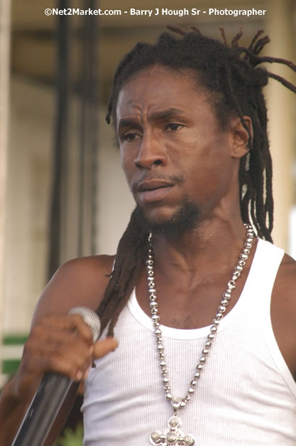 Jah Cure - Cure Fest 2007 - Longing For Concert at Trelawny Multi Purpose Stadium, Trelawny, Jamaica - Sunday, October 14, 2007 - Cure Fest 2007 October 12th-14th, 2007 Presented by Danger Promotions, Iyah Cure Promotions, and Brass Gate Promotions - Alison Young, Publicist - Photographs by Net2Market.com - Barry J. Hough Sr, Photographer - Negril Travel Guide, Negril Jamaica WI - http://www.negriltravelguide.com - info@negriltravelguide.com...!