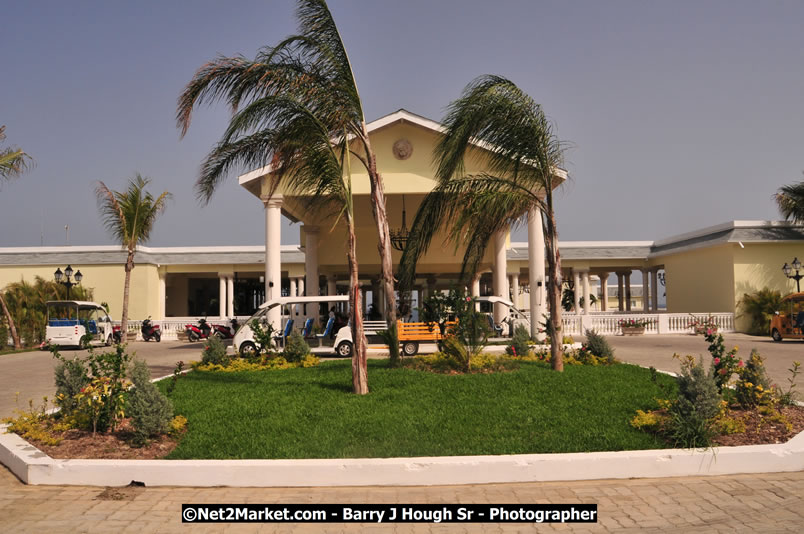 Grand Palladium Resort & Spa [Fiesta] - Host of Hanover Homecoming Foundations Celebrations - Hanover Homecoming Foundation LTD Jamaica - Wherever you roam ... Hanover bids you ... come HOME - Sunday, August 3 to Saturday, August 9, 2008 - Hanover Jamaica - Photographs by Net2Market.com - Barry J. Hough Sr. Photojournalist/Photograper - Photographs taken with a Nikon D300 - Negril Travel Guide, Negril Jamaica WI - http://www.negriltravelguide.com - info@negriltravelguide.com...!