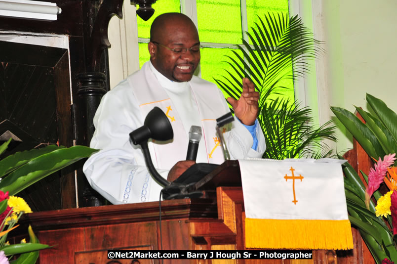 Lucea United Church - Unitied Church in Jamaica and Cayman Islands - Worship Service & Celebration of the Sacrament of Holy Communion - Special Guests: Hanover Homecoming Foundation & His excellency The Most Honourable Professor Sir Kenneth Hall Governor General of Jamaica - Sunday, August 3, 2008 - Hanover Homecoming Foundation LTD Jamaica - Wherever you roam ... Hanover bids you ... come HOME - Sunday, August 3 to Saturday, August 9, 2008 - Hanover Jamaica - Photographs by Net2Market.com - Barry J. Hough Sr. Photojournalist/Photograper - Photographs taken with a Nikon D300 - Negril Travel Guide, Negril Jamaica WI - http://www.negriltravelguide.com - info@negriltravelguide.com...!