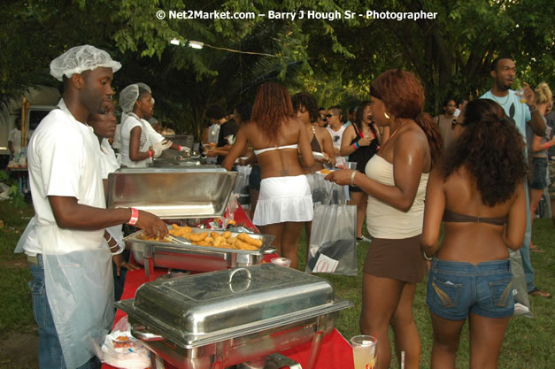 Hybrid Go Ultra - Independence Negril 2K7 - A Barefoot Beach Party @ The Hybrid Beach Cove aka Half Moon Beach Club, Sunday, August 5, 2007, Half Moon Beach, Hanover Parish, Jamaica - Negril Travel Guide.com, Negril Jamaica WI - http://www.negriltravelguide.com - info@negriltravelguide.com...!