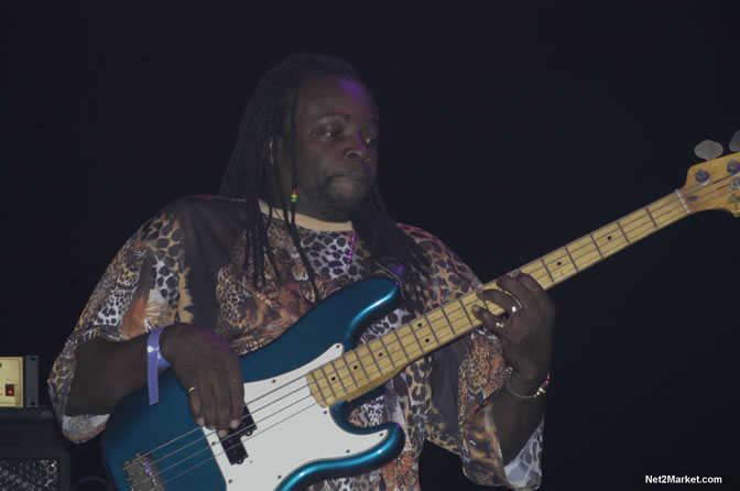 Performances - Air Jamaica Jazz & Blues 2005 - The Art Of Music - Cinnamon Hill Golf Course, Rose Hall, Montego Bay - Negril Travel Guide, Negril Jamaica WI - http://www.negriltravelguide.com - info@negriltravelguide.com...!