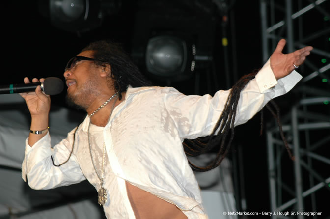 Maxi Priest - Air Jamaica Jazz & Blues Festival 2006 - The Art of Music - Cinnamon Hill Golf Club - Rosehall Resort & Country Club, Montego Bay, Jamaica W.I. - Thursday, Saturday 28, 2006 - Negril Travel Guide, Negril Jamaica WI - http://www.negriltravelguide.com - info@negriltravelguide.com...!