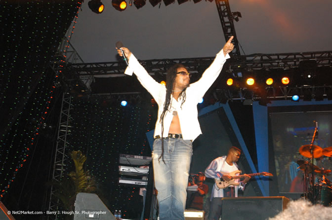 Maxi Priest - Air Jamaica Jazz & Blues Festival 2006 - The Art of Music - Cinnamon Hill Golf Club - Rosehall Resort & Country Club, Montego Bay, Jamaica W.I. - Thursday, Saturday 28, 2006 - Negril Travel Guide, Negril Jamaica WI - http://www.negriltravelguide.com - info@negriltravelguide.com...!