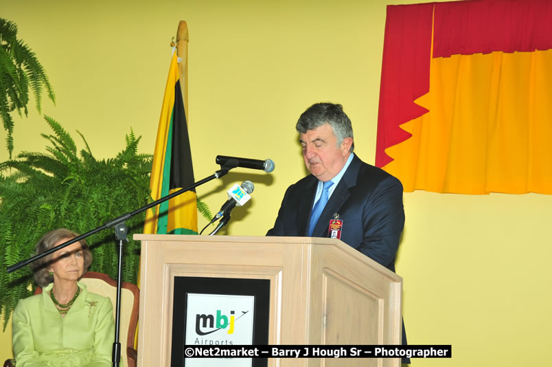 The Unveiling Of The Commemorative Plaque By The Honourable Prime Minister, Orette Bruce Golding, MP, And Their Majesties, King Juan Carlos I And Queen Sofia Of Spain - On Wednesday, February 18, 2009, Marking The Completion Of The Expansion Of Sangster International Airport, Venue at Sangster International Airport, Montego Bay, St James, Jamaica - Wednesday, February 18, 2009 - Photographs by Net2Market.com - Barry J. Hough Sr, Photographer/Photojournalist - Negril Travel Guide, Negril Jamaica WI - http://www.negriltravelguide.com - info@negriltravelguide.com...!