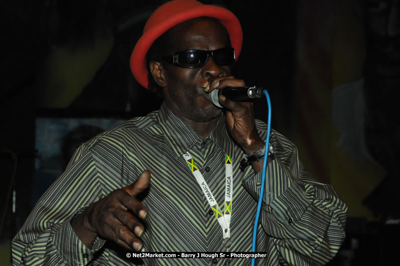 Leroy Sibbles and Gregory Isaacs at Bourbon Beach - Monday, February 11, 2008 - Bourbon Beach, Norman Manley Boulevard, Negril, Westmoreland, Jamaica W.I. - Photographs by Net2Market.com - Barry J. Hough Sr, Photographer - Negril Travel Guide, Negril Jamaica WI - http://www.negriltravelguide.com - info@negriltravelguide.com...!