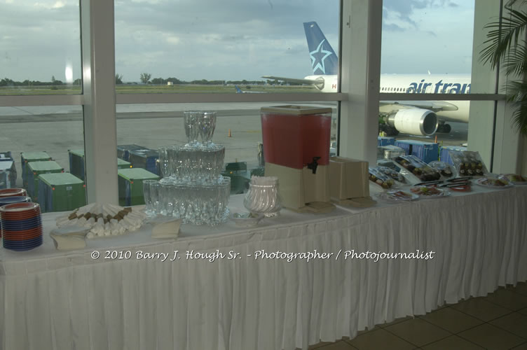 US Airways Inaugurtes New Service from Phoenix Sky Harbor International Airport to Sangster International Airport, Friday, December 18, 2009, Sangster International Airport, Montego Bay, St. James, Jamaica W.I. - Photographs by Net2Market.com - Barry J. Hough Sr, Photographer/Photojournalist - The Negril Travel Guide - Negril's and Jamaica's Number One Concert Photography Web Site with over 40,000 Jamaican Concert photographs Published -  Negril Travel Guide, Negril Jamaica WI - http://www.negriltravelguide.com - info@negriltravelguide.com...!