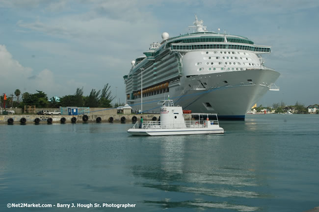 MS Freedom Of The Seas [Royal Caribbean International's - Newest Vessel] Plaques &amp; Keys Ceremony in order to commemorate its first arrival at the Port Montego Bay Photos - Negril Travel Guide, Negril Jamaica WI - http://www.negriltravelguide.com - info@negriltravelguide.com...!