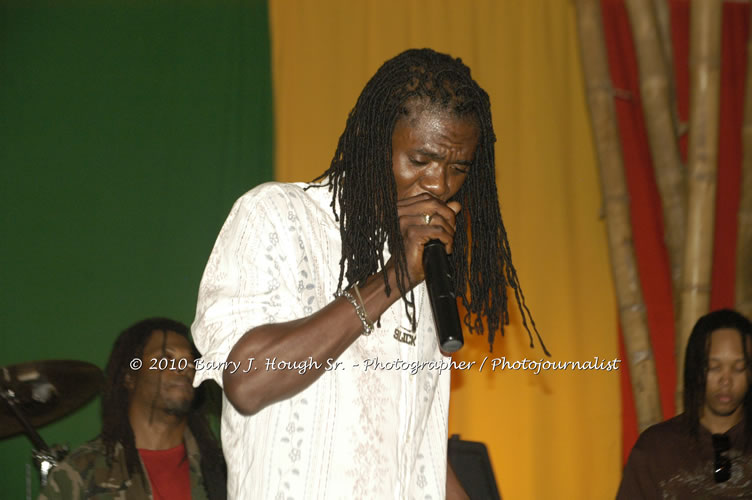 Chaka Demus & Pliers - Live In Concert @ Negril Escape Resort and Spa, December 8, 2009, One Love Drive, West End, Negril, Westmoreland, Jamaica W.I. - Photographs by Net2Market.com - Barry J. Hough Sr, Photographer/Photojournalist - Negril Travel Guide, Negril Jamaica WI - http://www.negriltravelguide.com - info@negriltravelguide.com...!