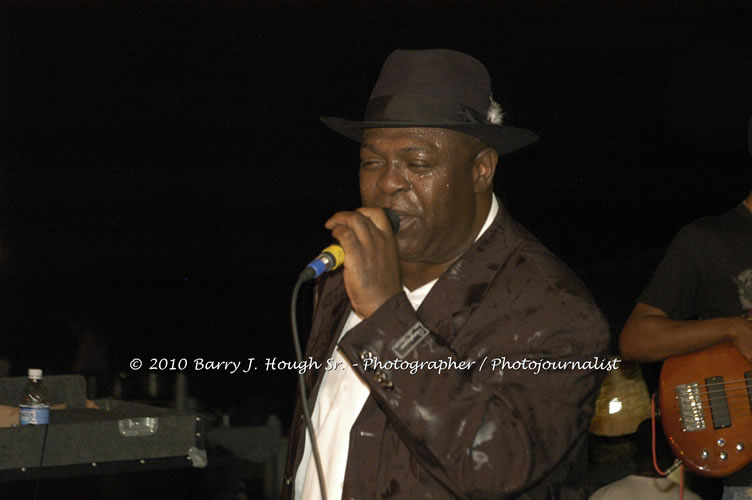 Chaka Demus & Pliers - Live In Concert @ Negril Escape Resort and Spa, December 8, 2009, One Love Drive, West End, Negril, Westmoreland, Jamaica W.I. - Photographs by Net2Market.com - Barry J. Hough Sr, Photographer/Photojournalist - Negril Travel Guide, Negril Jamaica WI - http://www.negriltravelguide.com - info@negriltravelguide.com...!