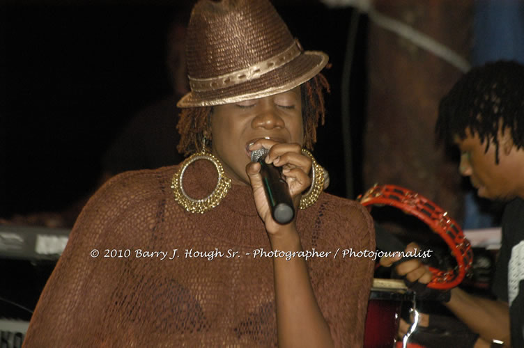 Etana - Live In Concert - One Love Reggae Concert Series 09/10 @ Negril Escape Resort and Spa, December 22, 2009, One Love Drive, West End, Negril, Westmoreland, Jamaica W.I. - Photographs by Net2Market.com - Barry J. Hough Sr, Photographer/Photojournalist - Negril Travel Guide, Negril Jamaica WI - http://www.negriltravelguide.com - info@negriltravelguide.com...!