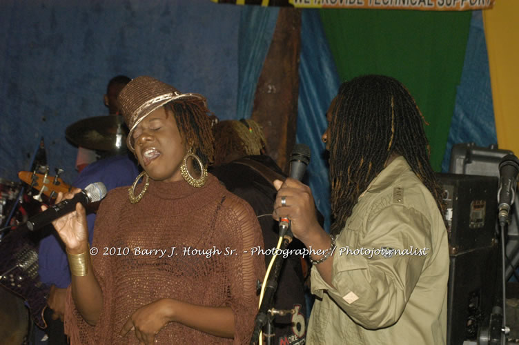 Etana - Live In Concert - One Love Reggae Concert Series 09/10 @ Negril Escape Resort and Spa, December 22, 2009, One Love Drive, West End, Negril, Westmoreland, Jamaica W.I. - Photographs by Net2Market.com - Barry J. Hough Sr, Photographer/Photojournalist - Negril Travel Guide, Negril Jamaica WI - http://www.negriltravelguide.com - info@negriltravelguide.com...!