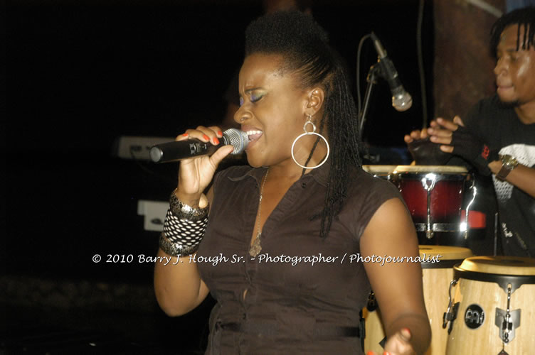 Etana - Live In Concert - One Love Reggae Concert Series 09/10 @ Negril Escape Resort and Spa, December 22, 2009, One Love Drive, West End, Negril, Westmoreland, Jamaica W.I. - Photographs by Net2Market.com - Barry J. Hough Sr, Photographer/Photojournalist - Negril Travel Guide, Negril Jamaica WI - http://www.negriltravelguide.com - info@negriltravelguide.com...!