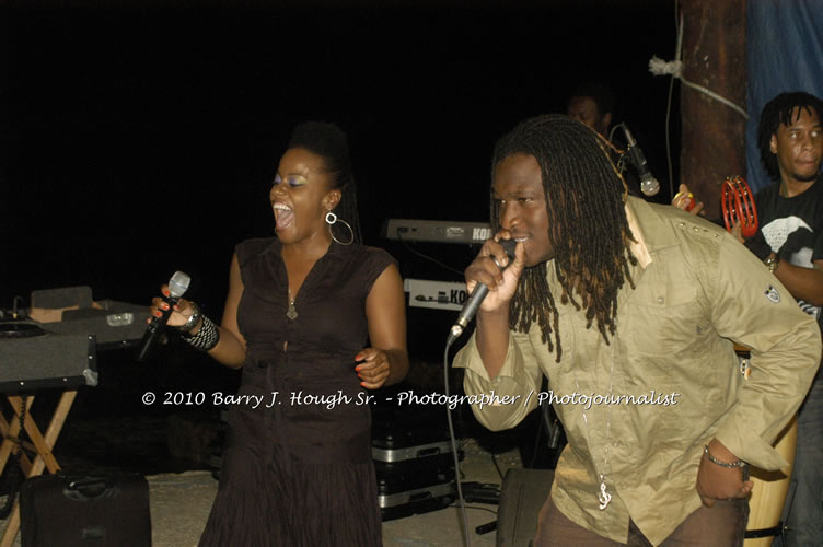 Etana - Live In Concert - One Love Reggae Concert Series 09/10 @ Negril Escape Resort and Spa, December 22, 2009, One Love Drive, West End, Negril, Westmoreland, Jamaica W.I. - Photographs by Net2Market.com - Barry J. Hough Sr, Photographer/Photojournalist - Negril Travel Guide, Negril Jamaica WI - http://www.negriltravelguide.com - info@negriltravelguide.com...!