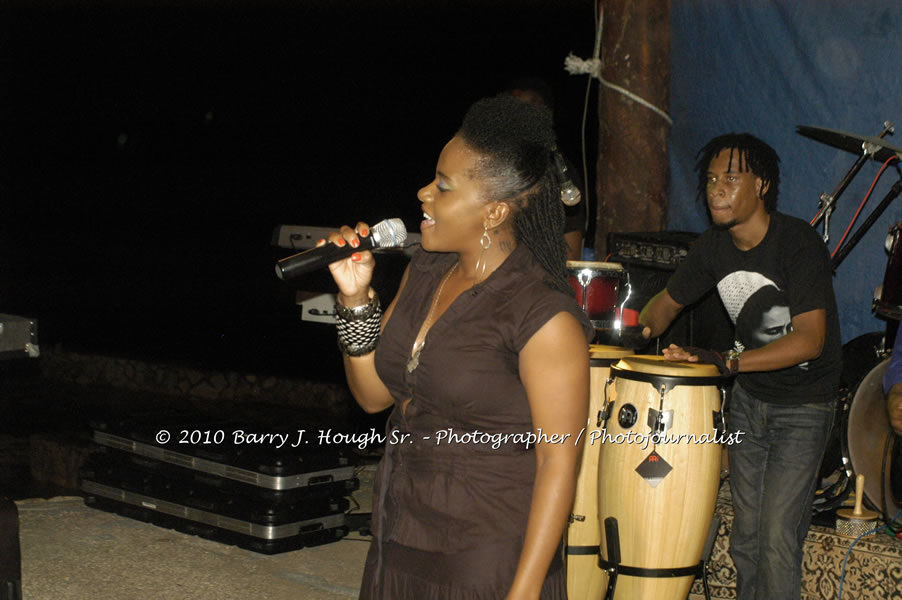 Etana - Live In Concert - One Love Reggae Concert Series 09/10 @ Negril Escape Resort and Spa, December 22, 2009, One Love Drive, West End, Negril, Westmoreland, Jamaica W.I. - Photographs by Net2Market.com - Barry J. Hough Sr, Photographer/Photojournalist - Negril Travel Guide, Negril Jamaica WI - http://www.negriltravelguide.com - info@negriltravelguide.com...!