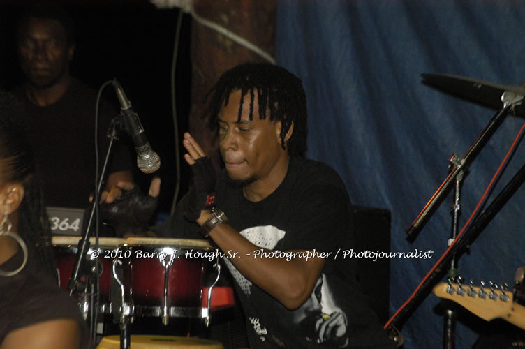 Etana - Live In Concert - One Love Reggae Concert Series 09/10 @ Negril Escape Resort and Spa, December 22, 2009, One Love Drive, West End, Negril, Westmoreland, Jamaica W.I. - Photographs by Net2Market.com - Barry J. Hough Sr, Photographer/Photojournalist - Negril Travel Guide, Negril Jamaica WI - http://www.negriltravelguide.com - info@negriltravelguide.com...!