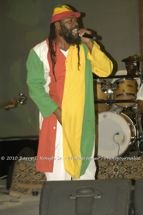 Freddy McGregor - Live In Concert @ Negril Escape Resort and Spa, One Love Drive, West End, Negril, Westmoreland, Jamaica W.I. - Photographs by Net2Market.com - Barry J. Hough Sr, Photographer/Photojournalist - Negril Travel Guide, Negril Jamaica WI - http://www.negriltravelguide.com - info@negriltravelguide.com...!