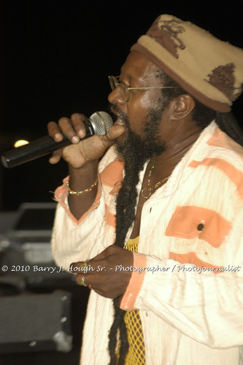 Freddy McGregor - Live In Concert @ Negril Escape Resort and Spa, One Love Drive, West End, Negril, Westmoreland, Jamaica W.I. - Photographs by Net2Market.com - Barry J. Hough Sr, Photographer/Photojournalist - Negril Travel Guide, Negril Jamaica WI - http://www.negriltravelguide.com - info@negriltravelguide.com...!