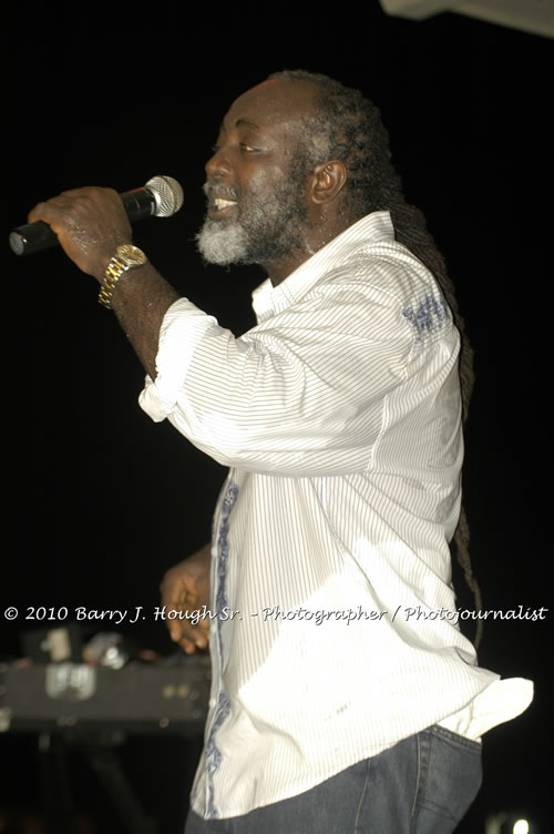 Freddy McGregor - Live In Concert @ Negril Escape Resort and Spa, One Love Drive, West End, Negril, Westmoreland, Jamaica W.I. - Photographs by Net2Market.com - Barry J. Hough Sr, Photographer/Photojournalist - Negril Travel Guide, Negril Jamaica WI - http://www.negriltravelguide.com - info@negriltravelguide.com...!