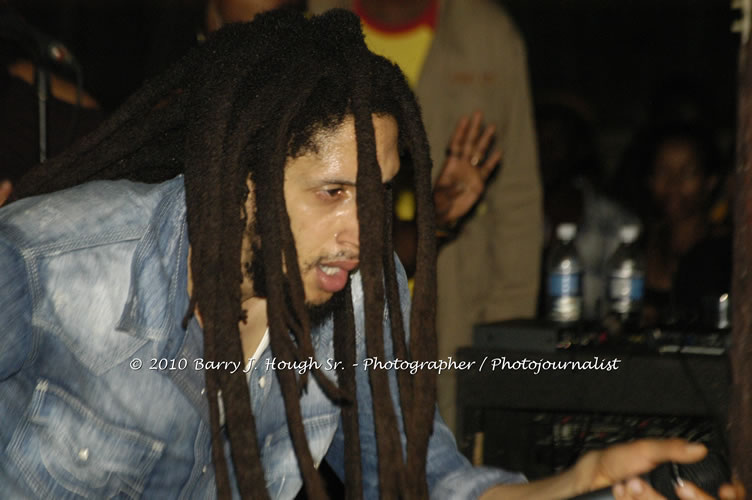 Julian Marley - Grammy Nominee & Son of the Legend Bob Marley - Live in Concert - Also featuring Ras Noble, Power Drill, Iron Head, & Robin Banks - Backing Band Roots Warrior, plus DJ Gemini @ One Love Reggae Concerts Series 09/10 @ Negril Escape Resort & Spa, February 2, 2010, One Love Drive, West End, Negril, Westmoreland, Jamaica W.I. - Photographs by Net2Market.com - Barry J. Hough Sr, Photographer/Photojournalist - The Negril Travel Guide - Negril's and Jamaica's Number One Concert Photography Web Site with over 40,000 Jamaican Concert photographs Published -  Negril Travel Guide, Negril Jamaica WI - http://www.negriltravelguide.com - info@negriltravelguide.com...!