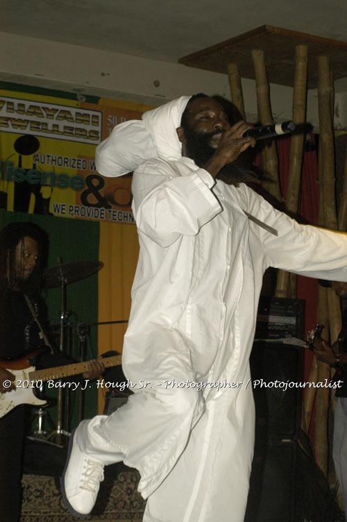 Marcia Griffiths & Edge Michael - Live In Concert - One Love Reggae Concert Series 09/10 @ Negril Escape Resort and Spa, December 29, 2009, One Love Drive, West End, Negril, Westmoreland, Jamaica W.I. - Photographs by Net2Market.com - Barry J. Hough Sr, Photographer/Photojournalist - Negril Travel Guide, Negril Jamaica WI - http://www.negriltravelguide.com - info@negriltravelguide.com...!