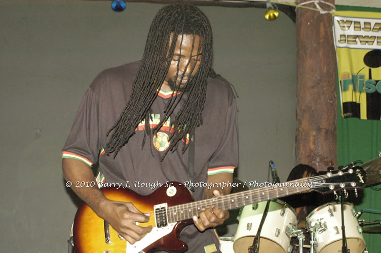 Marcia Griffiths & Edge Michael - Live In Concert - One Love Reggae Concert Series 09/10 @ Negril Escape Resort and Spa, December 29, 2009, One Love Drive, West End, Negril, Westmoreland, Jamaica W.I. - Photographs by Net2Market.com - Barry J. Hough Sr, Photographer/Photojournalist - Negril Travel Guide, Negril Jamaica WI - http://www.negriltravelguide.com - info@negriltravelguide.com...!