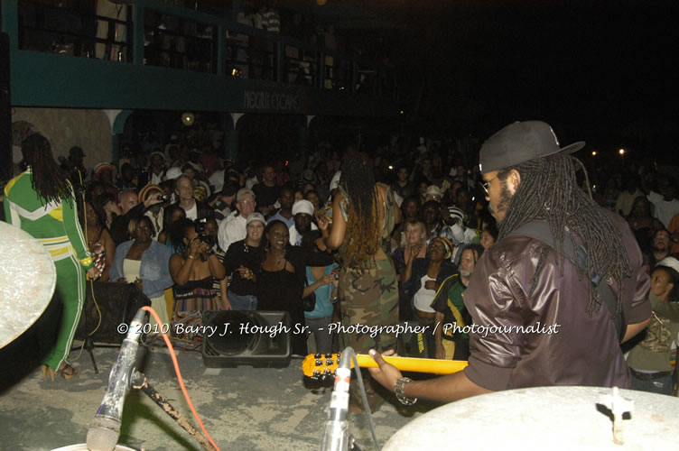 Queen Ifrica - Live In Concert - One Love Reggae Concert Series 09/10 @ Negril Escape Resort and Spa, January 5, 2010, One Love Drive, West End, Negril, Westmoreland, Jamaica W.I. - Photographs by Net2Market.com - Barry J. Hough Sr, Photographer/Photojournalist - Negril Travel Guide, Negril Jamaica WI - http://www.negriltravelguide.com - info@negriltravelguide.com...!