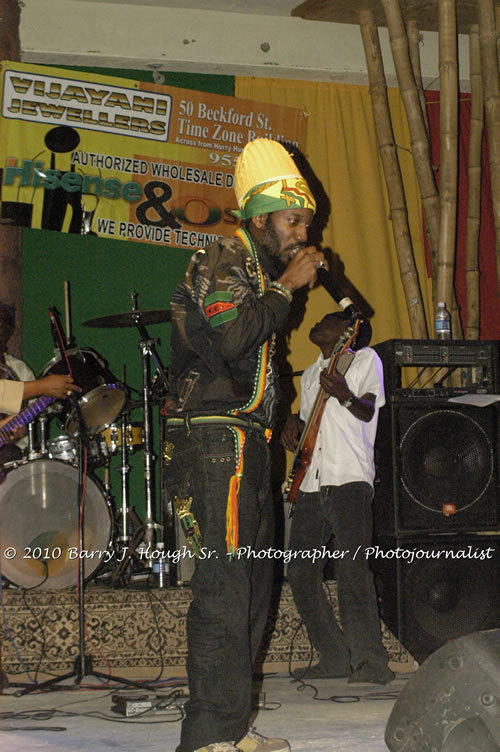 Richie Spice - Live In Concert - One Love Reggae Concert Series 09/10 @ Negril Escape Resort and Spa, January 19, 2010, One Love Drive, West End, Negril, Westmoreland, Jamaica W.I. - Photographs by Net2Market.com - Barry J. Hough Sr, Photographer/Photojournalist - Negril Travel Guide, Negril Jamaica WI - http://www.negriltravelguide.com - info@negriltravelguide.com...!