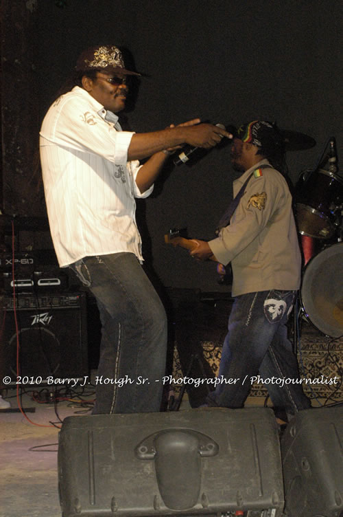 Richie Spice - Live In Concert - One Love Reggae Concert Series 09/10 @ Negril Escape Resort and Spa, January 19, 2010, One Love Drive, West End, Negril, Westmoreland, Jamaica W.I. - Photographs by Net2Market.com - Barry J. Hough Sr, Photographer/Photojournalist - Negril Travel Guide, Negril Jamaica WI - http://www.negriltravelguide.com - info@negriltravelguide.com...!