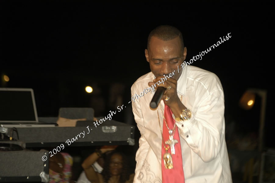  Sanchez - Live in Concert - at the One Love Reggae Concert Series 09/10 @ Negril Escape Resort & Spa - Also Featuring: Timmi Burrell and Justice Merchant- Backing Band Roots Warrior - DJ Gemini - MC Oliver Cargill, Negril Escape Resort & Spa, One Love Drive, West End, Negril, Westmoreland, Jamaica W.I. - Tuesday, November 24, 2009 - Photographs by Net2Market.com - Barry J. Hough Sr, Photographer / Photojournalist - Photos taken with a Nikon D70, D100, or D300 - Negril Travel Guide, Negril Jamaica WI - http://www.negriltravelguide.com - info@negriltravelguide.com...!