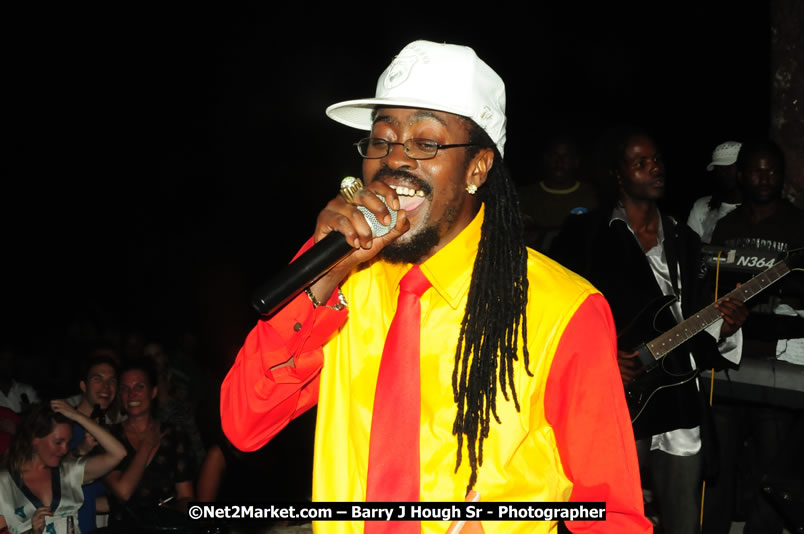 Beenie Man - Live in Concert, plus Hiyah Grade Band @ The Sunset Show @ Negril Escape Resort and Spa, Tuesday, February 3, 2009 - Live Reggae Music at Negril Escape - Tuesday Nights 6:00PM to 10:00 PM - One Love Drive, West End, Negril, Westmoreland, Jamaica W.I. - Photographs by Net2Market.com - Barry J. Hough Sr, Photographer/Photojournalist - The Negril Travel Guide - Negril's and Jamaica's Number One Concert Photography Web Site with over 40,000 Jamaican Concert photographs Published -  Negril Travel Guide, Negril Jamaica WI - http://www.negriltravelguide.com - info@negriltravelguide.com...!