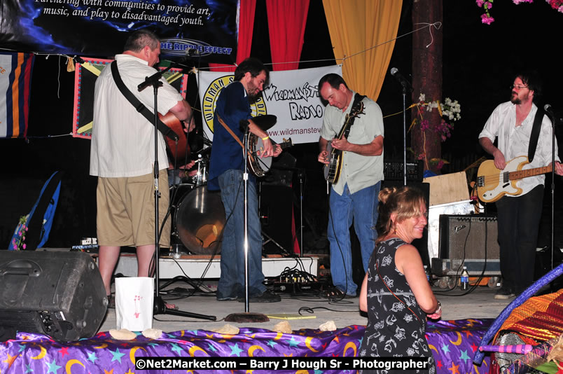 Chinese New Year @ The Sunset Show at Negril Escape - Tuesday, January 27, 2009 - Live Reggae Music at Negril Escape - Tuesday Nights 6:00PM to 10:00 PM - Photographs by Net2Market.com - Barry J. Hough Sr, Photographer/Photojournalist - Negril Travel Guide, Negril Jamaica WI - http://www.negriltravelguide.com - info@negriltravelguide.com...!