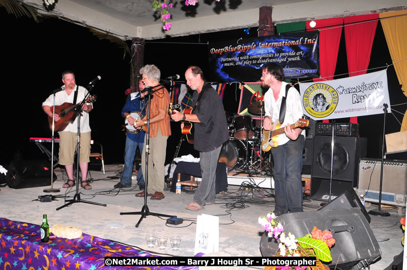 Chinese New Year @ The Sunset Show at Negril Escape - Tuesday, January 27, 2009 - Live Reggae Music at Negril Escape - Tuesday Nights 6:00PM to 10:00 PM - Photographs by Net2Market.com - Barry J. Hough Sr, Photographer/Photojournalist - Negril Travel Guide, Negril Jamaica WI - http://www.negriltravelguide.com - info@negriltravelguide.com...!