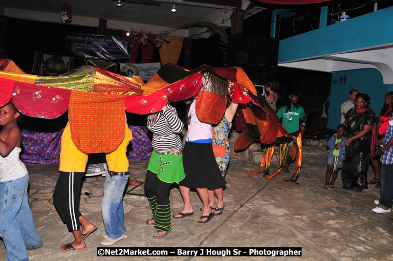 Chinese New Year @ The Sunset Show at Negril Escape - Tuesday, January 27, 2009 - Live Reggae Music at Negril Escape - Tuesday Nights 6:00PM to 10:00 PM - Photographs by Net2Market.com - Barry J. Hough Sr, Photographer/Photojournalist - Negril Travel Guide, Negril Jamaica WI - http://www.negriltravelguide.com - info@negriltravelguide.com...!