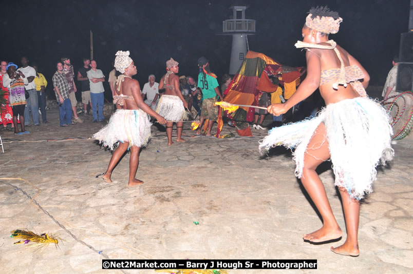 Chinese New Year @ The Sunset Show at Negril Escape - Tuesday, January 27, 2009 - Live Reggae Music at Negril Escape - Tuesday Nights 6:00PM to 10:00 PM - Photographs by Net2Market.com - Barry J. Hough Sr, Photographer/Photojournalist - Negril Travel Guide, Negril Jamaica WI - http://www.negriltravelguide.com - info@negriltravelguide.com...!