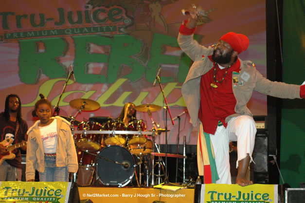 Fanton Mojah @ Tru-Juice Rebel Salute 2007 - Saturday, January 13, 2007, Port Kaiser Sports Club, St. Elizabeth - Negril Travel Guide, Negril Jamaica WI - http://www.negriltravelguide.com - info@negriltravelguide.com...!